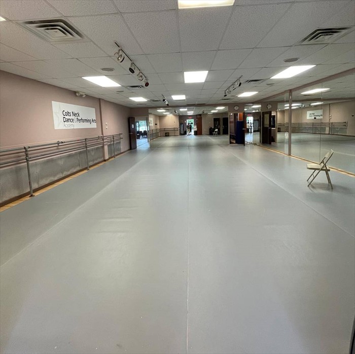 Studio 2 is down the dancer hallway. Studio 2 is down the dancer hallway.